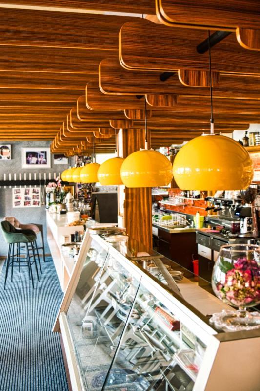 Bed and Breakfast Cafe Rudi Living Parcines Zewnętrze zdjęcie