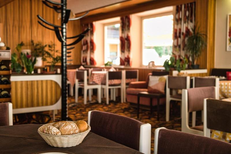 Bed and Breakfast Cafe Rudi Living Parcines Zewnętrze zdjęcie