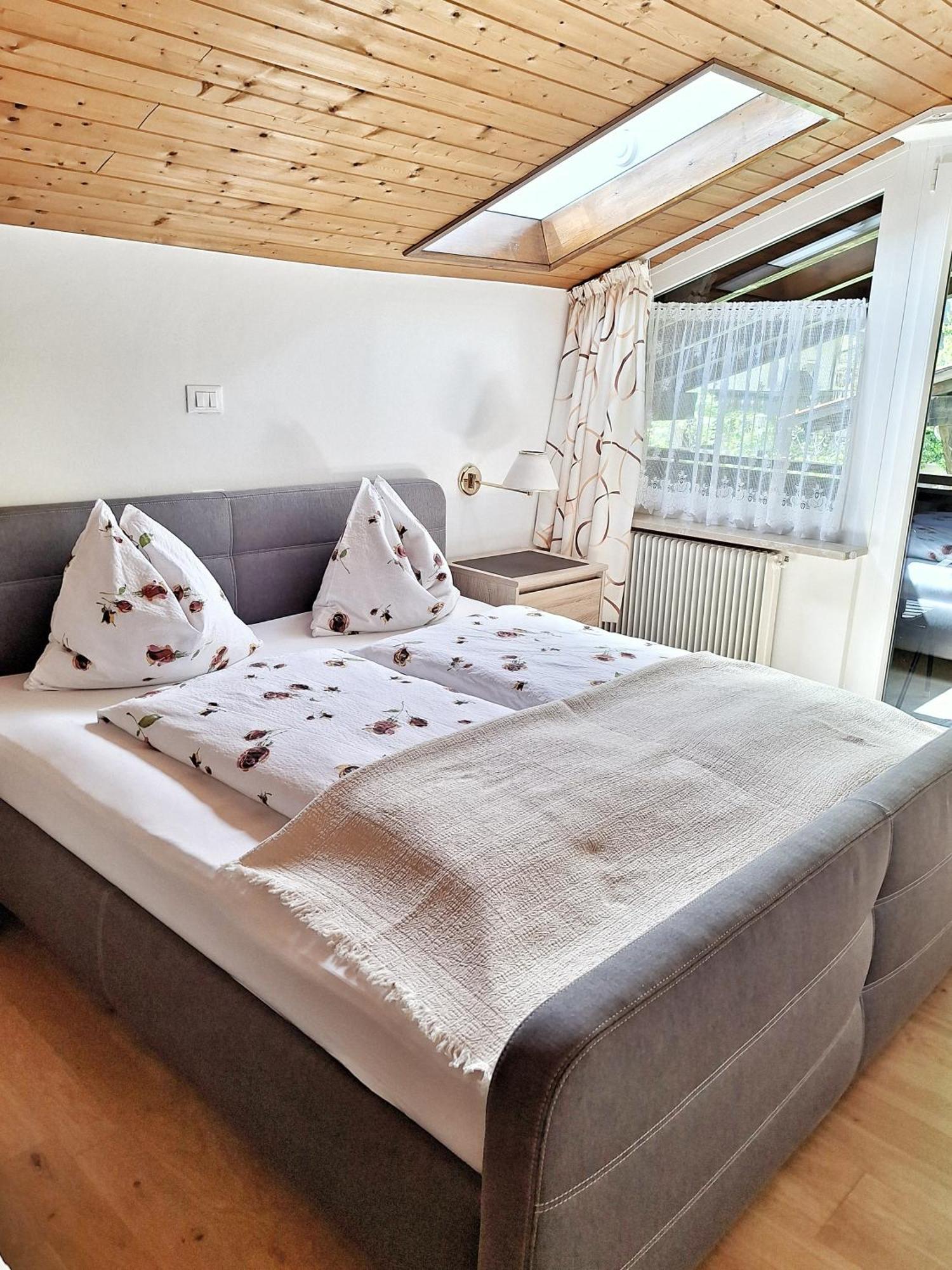 Bed and Breakfast Cafe Rudi Living Parcines Zewnętrze zdjęcie